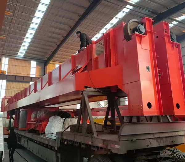 单梁起重机发货现场